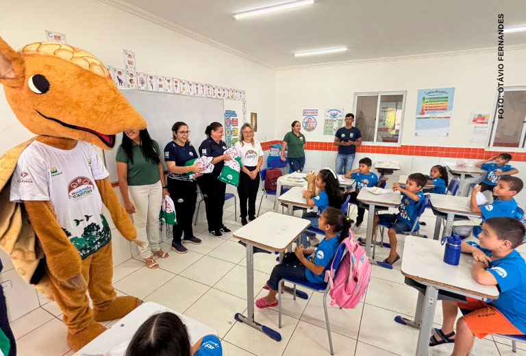 entrega-de-materiais-pedagogicos-no-clima-da-caatinga-2 entrega-de-materiais-pedagogicos-no-clima-da-caatinga-2